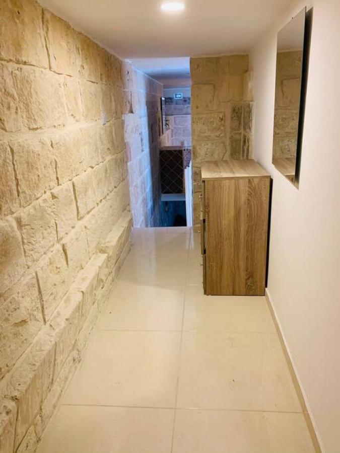 Serenity Qormi Luaran gambar