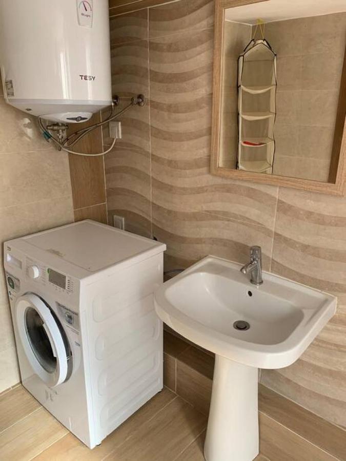 Serenity Qormi Luaran gambar